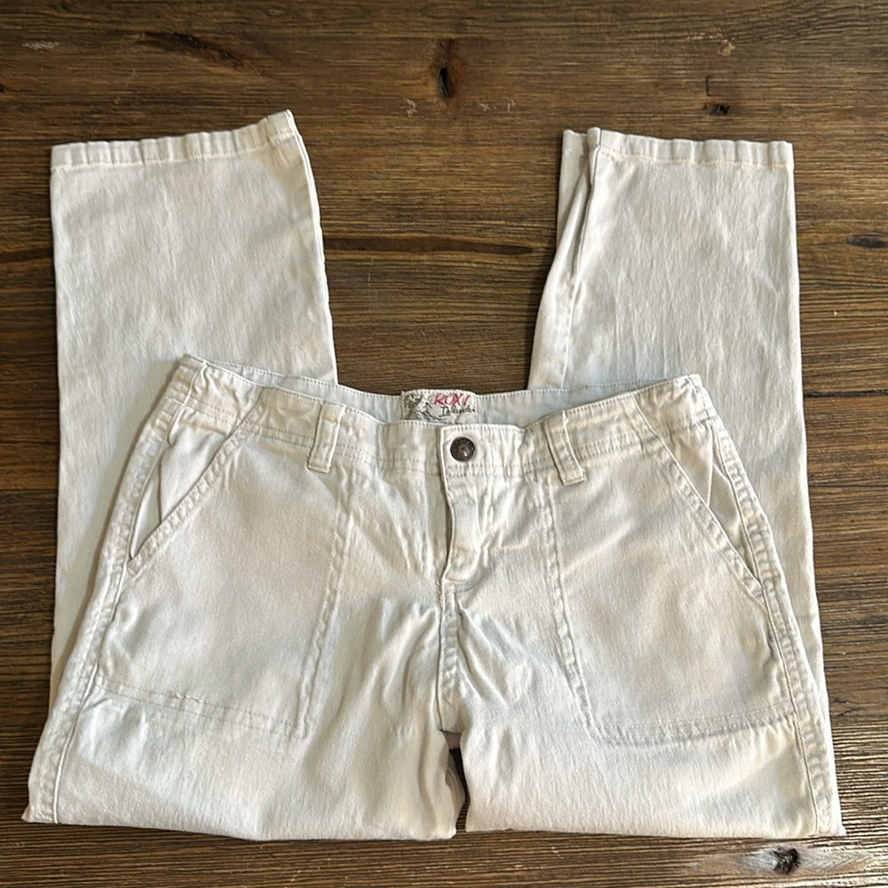 Roxy cream color denim capris, size 9, stretchy fabric